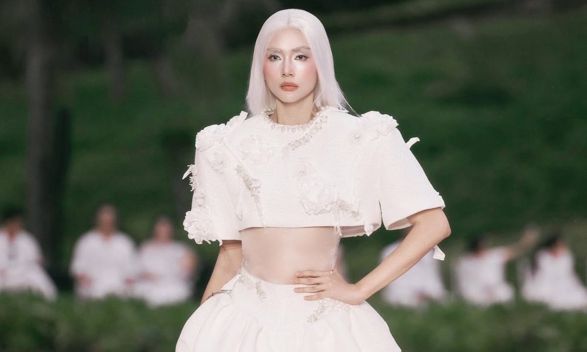 Võ Hoàng Yến ‘cưỡi’ môtô địa hình làm vedette show thời trang tại Lăng Cô - hình ảnh - vnrr88.vip Võ Hoàng Yến ‘cưỡi’ môtô địa hình làm vedette show thời trang tại Lăng Cô - hình ảnh - vnrr88.vip