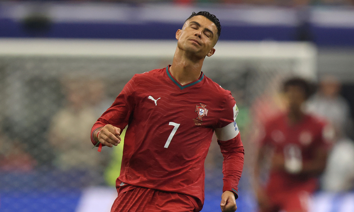 RR88 cược thể thao: Ronaldo coi Euro 2016 ngang bằng World Cup dù bị loại sớm - hình ảnh - vnrr88.vip RR88 cược thể thao: Ronaldo coi Euro 2016 ngang bằng World Cup dù bị loại sớm - hình ảnh - vnrr88.vip