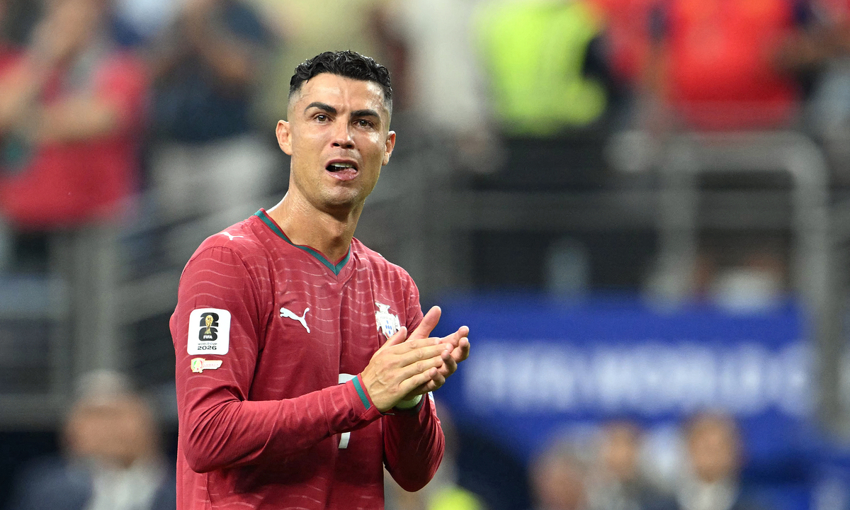 Ronaldo bật khóc chia tay World Cup 2026: Khoảnh khắc xúc động và cơ hội mới cùng RR88 - hình ảnh - vnrr88.vip Ronaldo bật khóc chia tay World Cup 2026: Khoảnh khắc xúc động và cơ hội mới cùng RR88 - hình ảnh - vnrr88.vip